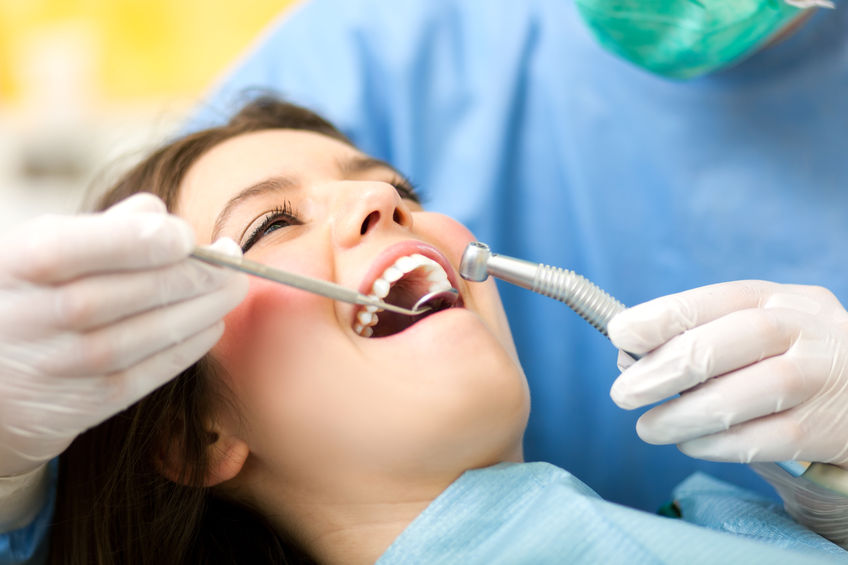Evaluación y limpieza dental en Panama